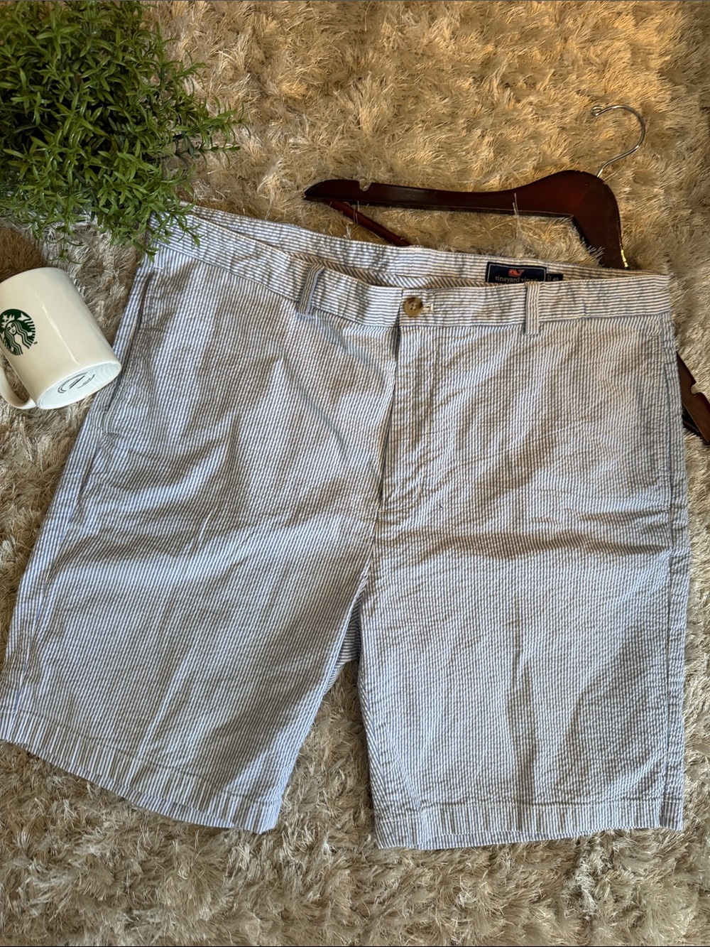 EUC Men's Vineyard Vines Blue White Seersucker Striped Shorts Light Blue 40
